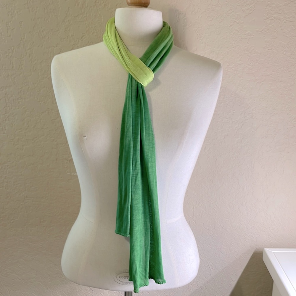 Ombré green skinny scarf
